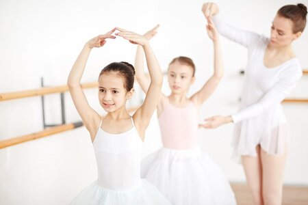 ballerinas-5593945_1280.jpg