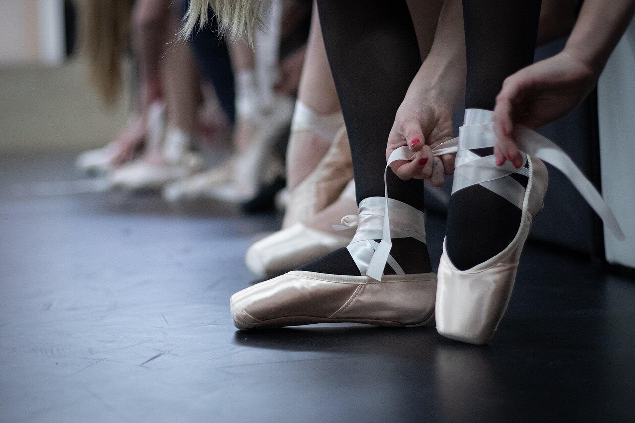 dancers-7731738_1280.jpg